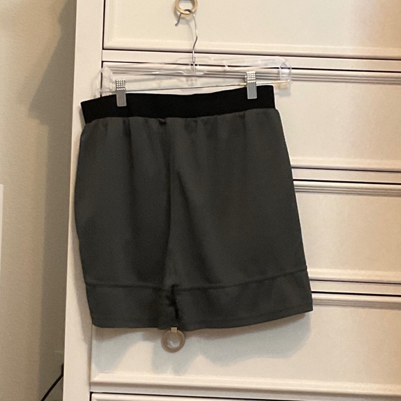 #0440 Grey Shorts Size M Brand Ryderwear - Picture 2 of 3